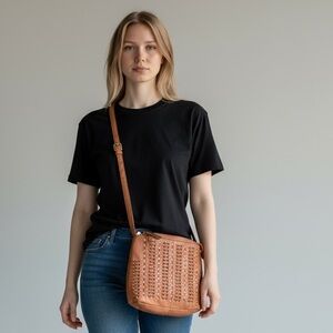 MARTA PONTI genuine, leather ladies hobo style bag, good condition